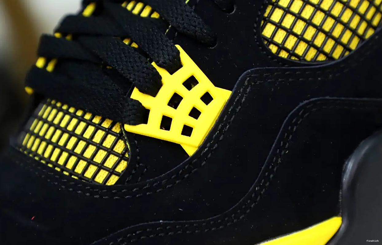 Air Jordan thunder  2023 Jordan4 0325